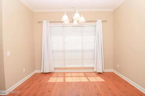 Dining - 900 Glen Cv, Madison, MS 39110 photo 2 of 3