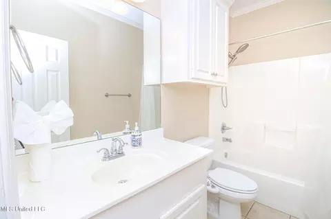 Bath - 900 Glen Cv, Madison, MS 39110 photo 3 of 9