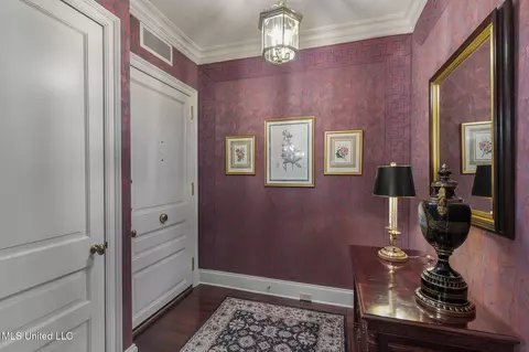 Entry Way - 1200 Meadowbrook Rd #11, Jackson, MS 39206 photo 5 of 7