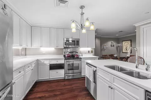 Kitchen - 1200 Meadowbrook Rd #11, Jackson, MS 39206 photo 1 of 6