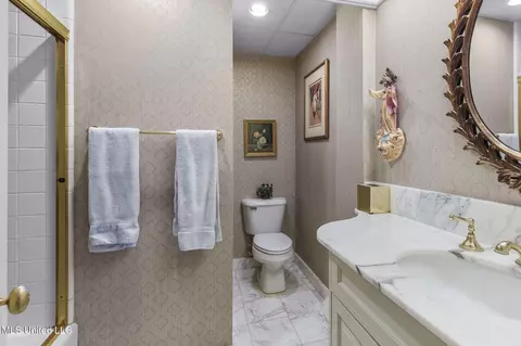 Bath - 1200 Meadowbrook Rd #11, Jackson, MS 39206 photo 6 of 8