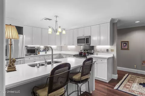 Kitchen - 1200 Meadowbrook Rd #11, Jackson, MS 39206 photo 4 of 6