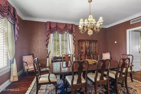 Dining - 1200 Meadowbrook Rd #11, Jackson, MS 39206 photo 3 of 6