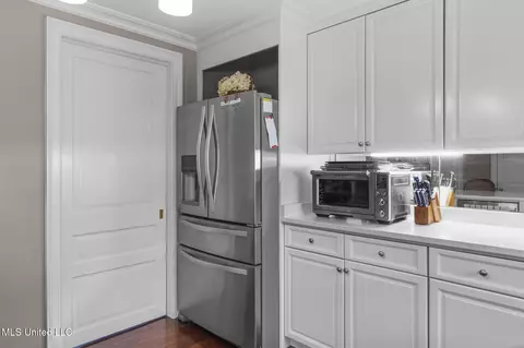 Kitchen - 1200 Meadowbrook Rd #11, Jackson, MS 39206 photo 2 of 6