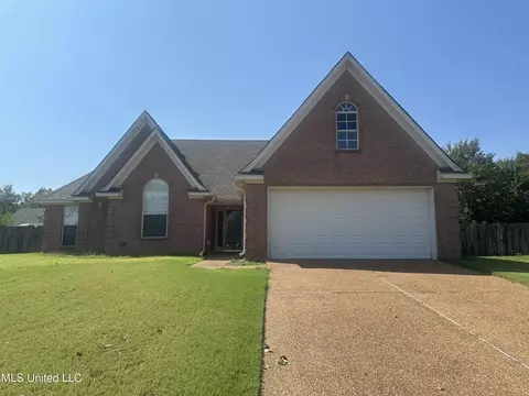 1359 Greencliff Dr, Southaven, MS 38671