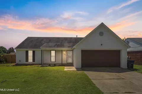 10227 Williford Dr, Olive Branch, MS 38654