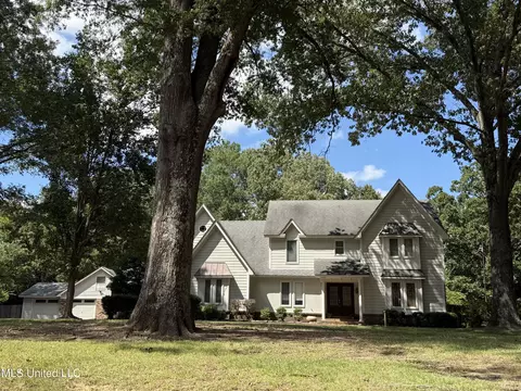 8870 Collinswood Dr, Olive Branch, MS 38654