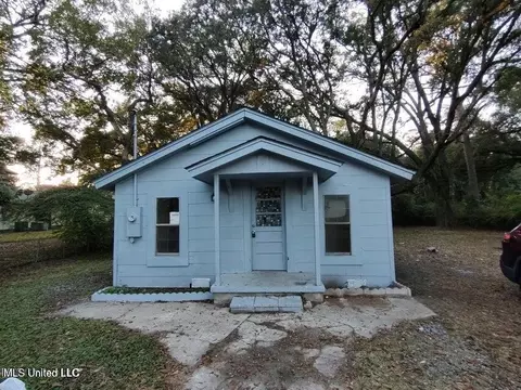 4607 Briggs St, Moss Point, MS 39563