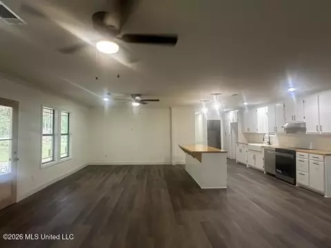 Living - 8834 Gary Rd, Byram, MS 39272 photo 1 of 3