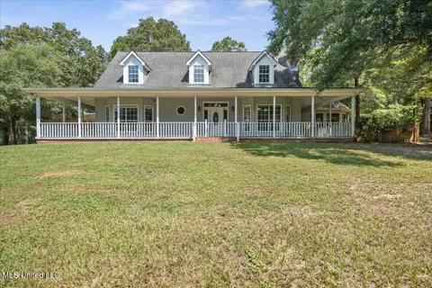 160 Albert Prince Rd, Carriere, MS 39426