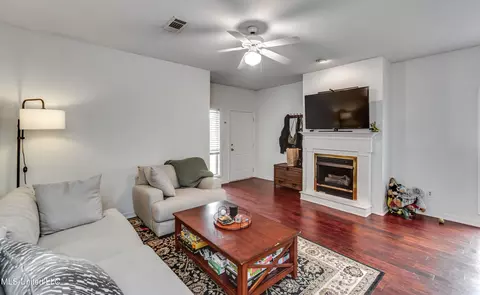 Living - 117 Cape Charles, Brandon, MS 39047 photo 3 of 3