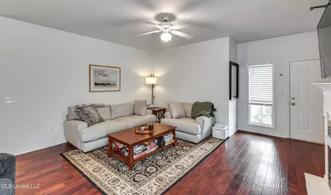 Living - 117 Cape Charles, Brandon, MS 39047 photo 2 of 3
