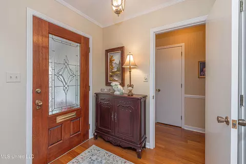 Entry Way - 5328 Hialeah Dr, Jackson, MS 39211 photo 3 of 6