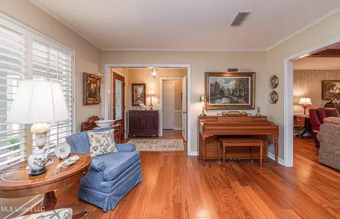 Entry Way - 5328 Hialeah Dr, Jackson, MS 39211 photo 1 of 6