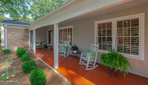 Exterior - 5328 Hialeah Dr, Jackson, MS 39211 photo 6 of 15