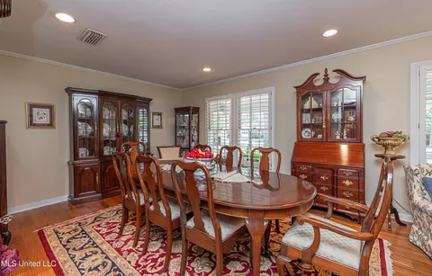Dining - 5328 Hialeah Dr, Jackson, MS 39211 photo 4 of 5