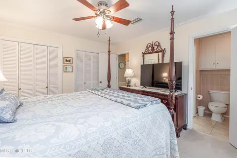 Bedroom - 5328 Hialeah Dr, Jackson, MS 39211 photo 4 of 11
