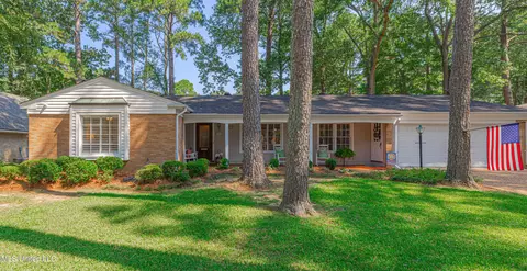 5328 Hialeah Dr, Jackson, MS 39211