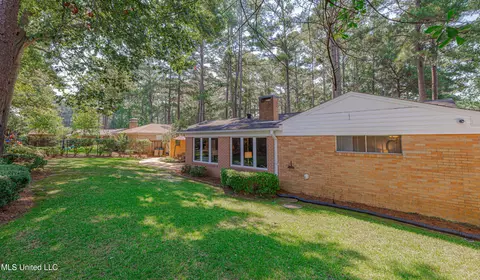 Exterior - 5328 Hialeah Dr, Jackson, MS 39211 photo 7 of 15
