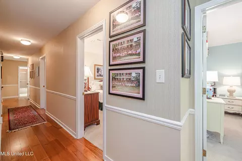 Entry Way - 5328 Hialeah Dr, Jackson, MS 39211 photo 5 of 6