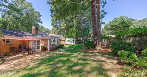Exterior - 5328 Hialeah Dr, Jackson, MS 39211 photo 10 of 15