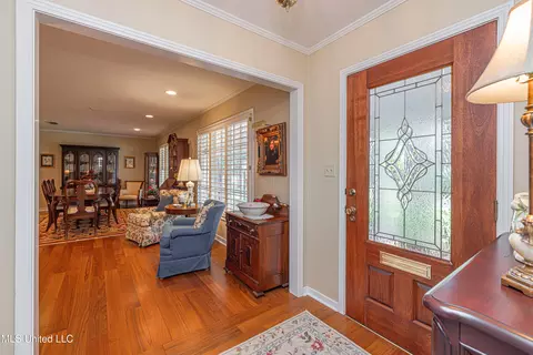 Entry Way - 5328 Hialeah Dr, Jackson, MS 39211 photo 2 of 6