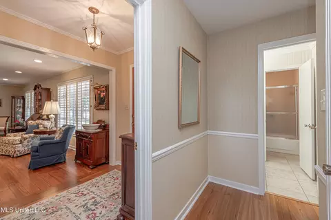 Entry Way - 5328 Hialeah Dr, Jackson, MS 39211 photo 4 of 6