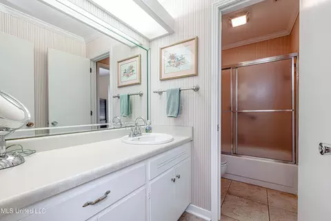 Bath - 5328 Hialeah Dr, Jackson, MS 39211 photo 1 of 3