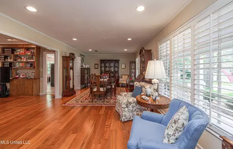 Dining - 5328 Hialeah Dr, Jackson, MS 39211 photo 3 of 5