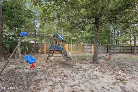 Exterior - 232 Mallard Dr, Brandon, MS 39047 photo 7 of 8