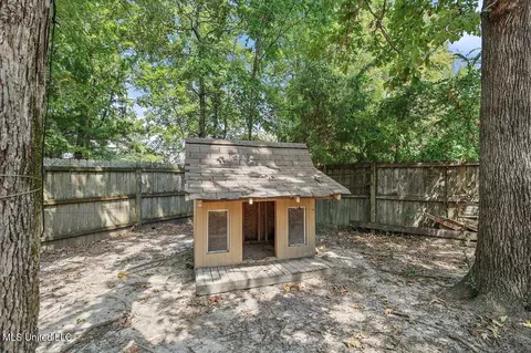 Exterior - 232 Mallard Dr, Brandon, MS 39047 photo 8 of 8