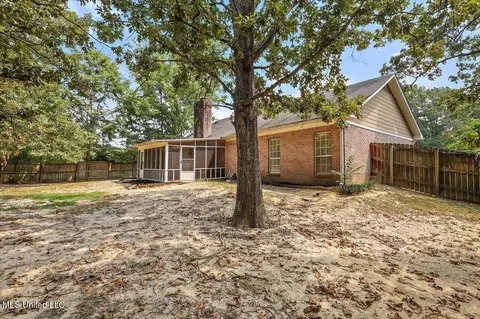 Exterior - 232 Mallard Dr, Brandon, MS 39047 photo 6 of 8