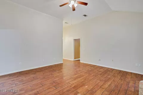 Living - 232 Mallard Dr, Brandon, MS 39047 photo 2 of 4
