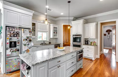 Kitchen - 104 Carrington Dr, Madison, MS 39110 photo 6 of 8