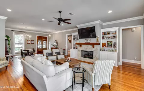 Living - 104 Carrington Dr, Madison, MS 39110 photo 2 of 8