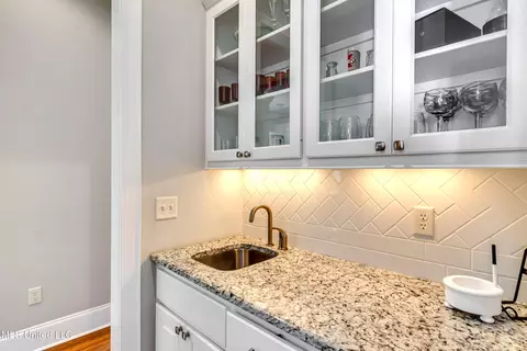 Kitchen - 104 Carrington Dr, Madison, MS 39110 photo 1 of 8