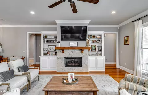 Living - 104 Carrington Dr, Madison, MS 39110 photo 6 of 8