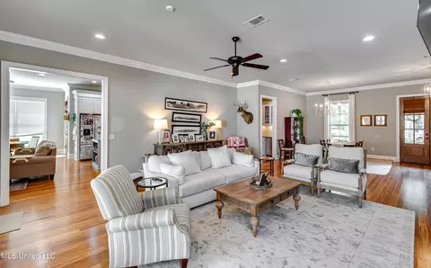 Living - 104 Carrington Dr, Madison, MS 39110 photo 4 of 8