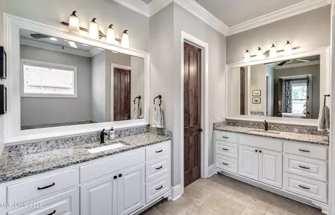 Bath - 104 Carrington Dr, Madison, MS 39110 photo 2 of 7