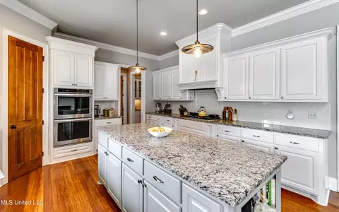 Kitchen - 104 Carrington Dr, Madison, MS 39110 photo 3 of 8