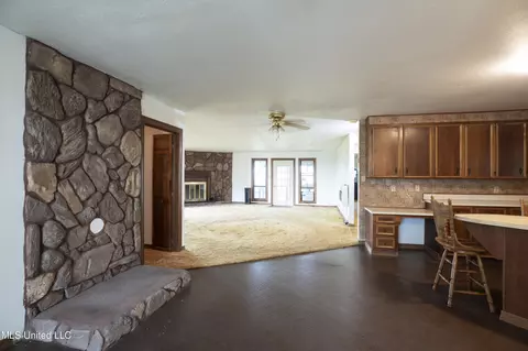 Living - 2864 Highway 407, Kilmichael, MS 39747 photo 8 of 12