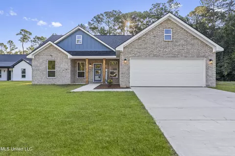 1788 Granhurst St, Gautier, MS 39553