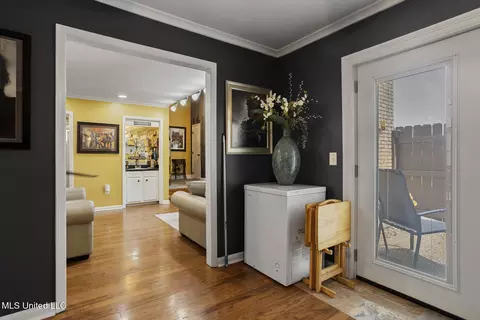 Entry Way - 27 Park Crest Pl, Jackson, MS 39211 photo 1 of 2