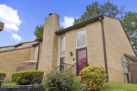 27 Park Crest Pl, Jackson, MS 39211