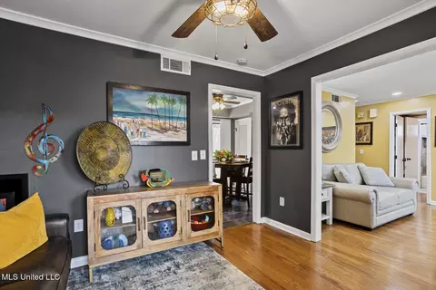 Entry Way - 27 Park Crest Pl, Jackson, MS 39211 photo 2 of 2