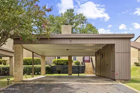 Exterior - 27 Park Crest Pl, Jackson, MS 39211 photo 2 of 7