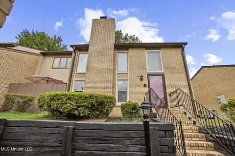 Exterior - 27 Park Crest Pl, Jackson, MS 39211 photo 4 of 7