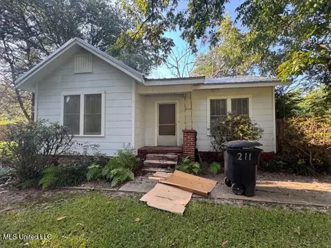 211 Stokes Robertson Rd, Jackson, MS 39212