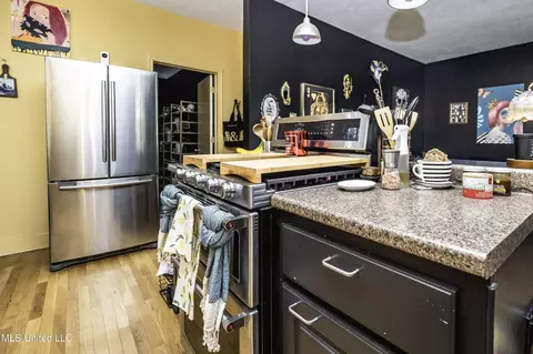 Kitchen - 2905 Oxford Ave, Jackson, MS 39216 photo 4 of 4