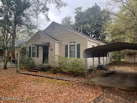 304 W Adams Ave, Greenwood, MS 38930